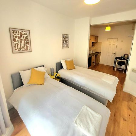 London En-Suite Double Rooms - Leytonstone E11 ภายนอก รูปภาพ
