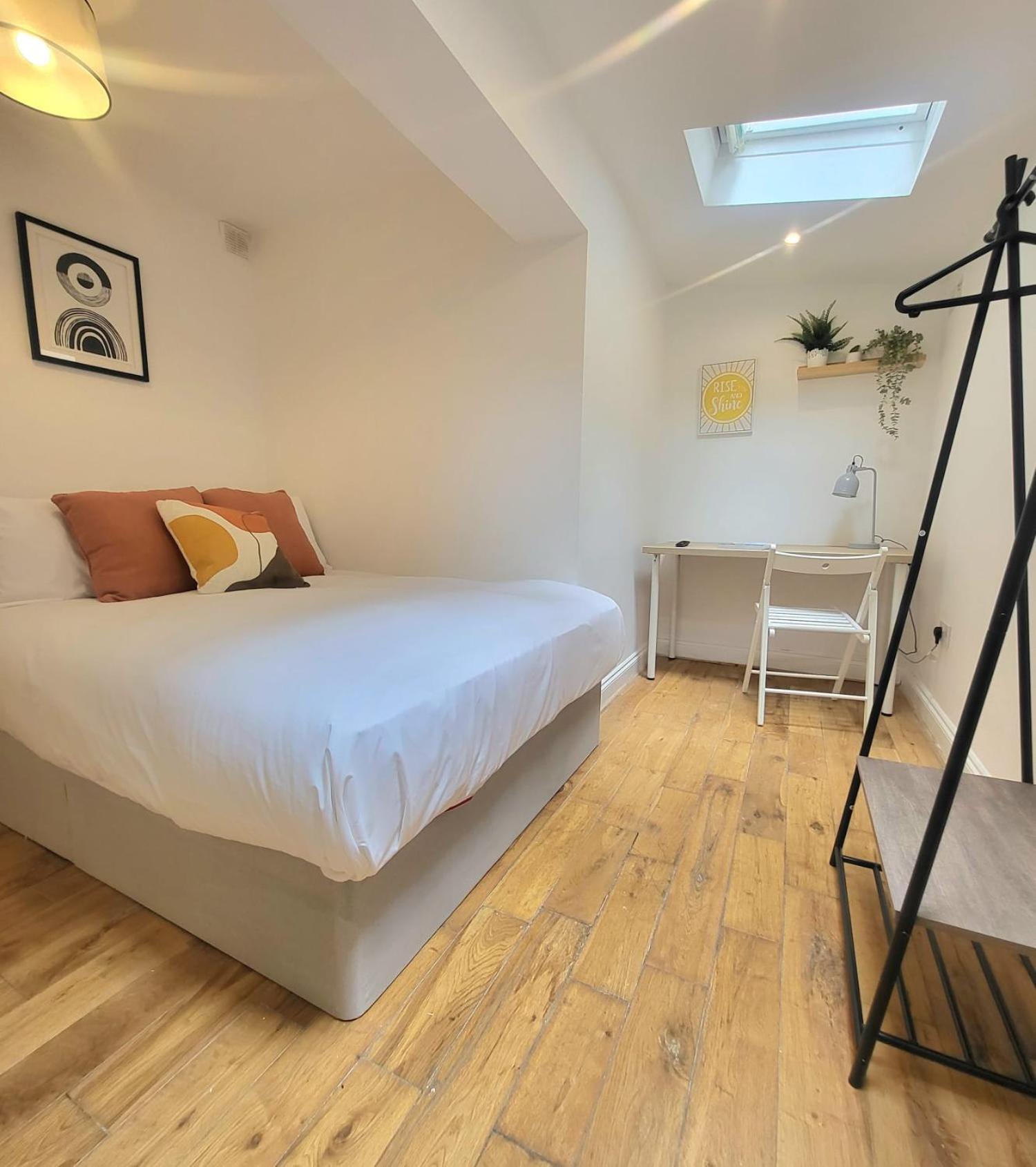 London En-Suite Double Rooms - Leytonstone E11 ภายนอก รูปภาพ