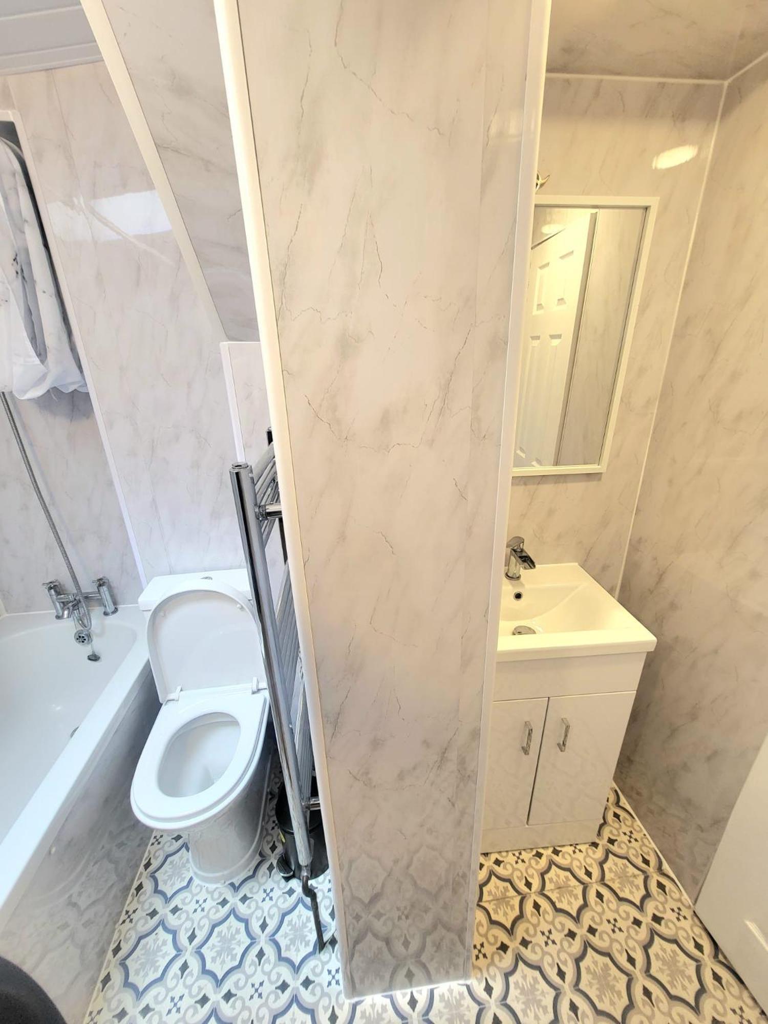 London En-Suite Double Rooms - Leytonstone E11 ภายนอก รูปภาพ