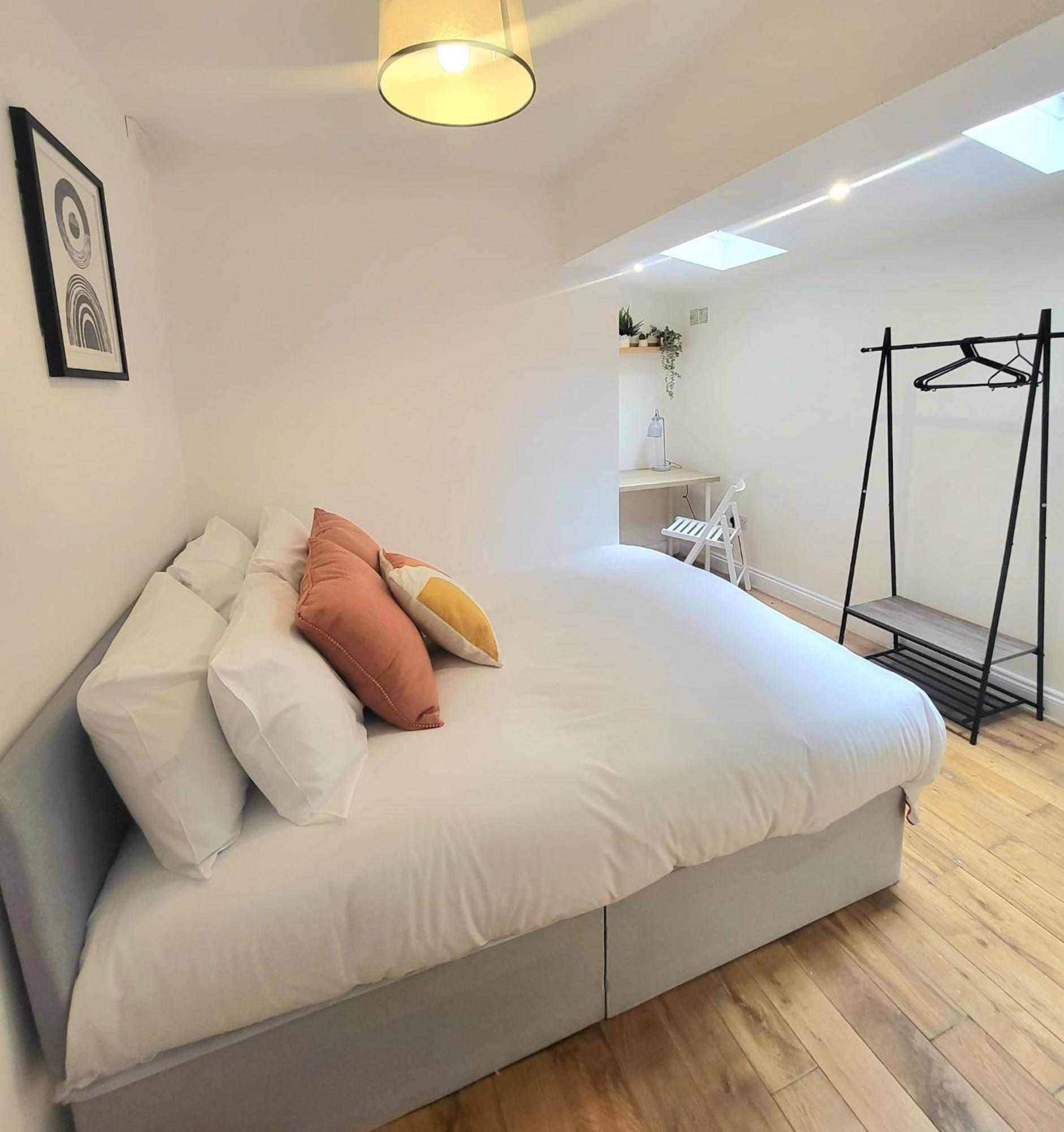 London En-Suite Double Rooms - Leytonstone E11 ภายนอก รูปภาพ