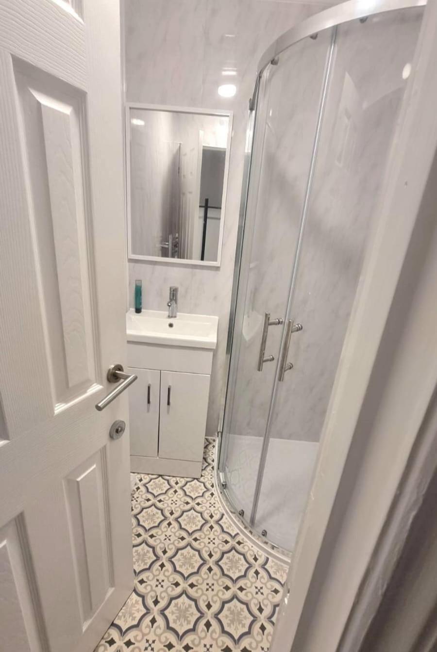 London En-Suite Double Rooms - Leytonstone E11 ภายนอก รูปภาพ